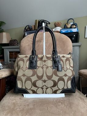 Coach Hampton Signature Large Satchel Brown Style F15670 Good Condition